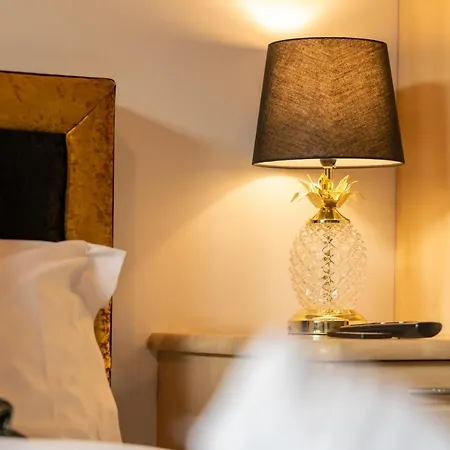 Caliber Stays Bliss - Medusa - 2-bed Retreat - Attractions, Sleeps 4, Free Netflix, Nearby Parking & Close Proximity - Bullring, Grand Central, The Cube - 5 Minutes Walk Apartman *